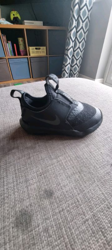 infant nike trainers size 5.5
